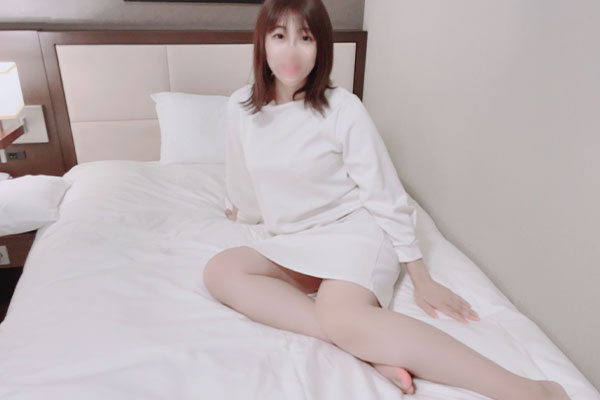 FC2 PPV 3125348 * Limited quantity 4800pt → 1500pt [Complete appearance / uncensored] The innocent and energetic colossal clerk of the regular house* shop came to the hotel on the way home from work, so I cummed inside after oral ejaculation