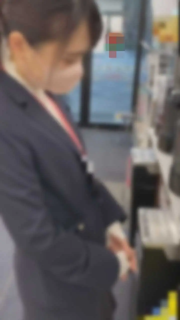 FC2 PPV 3140461 “#67” A freshman who moved to Tokyo from the countryside. Moe in a suit after work! Shift the underwear and insert it-a large amount of vaginal cum shot while wearing clothes ♡ Pure ♡
