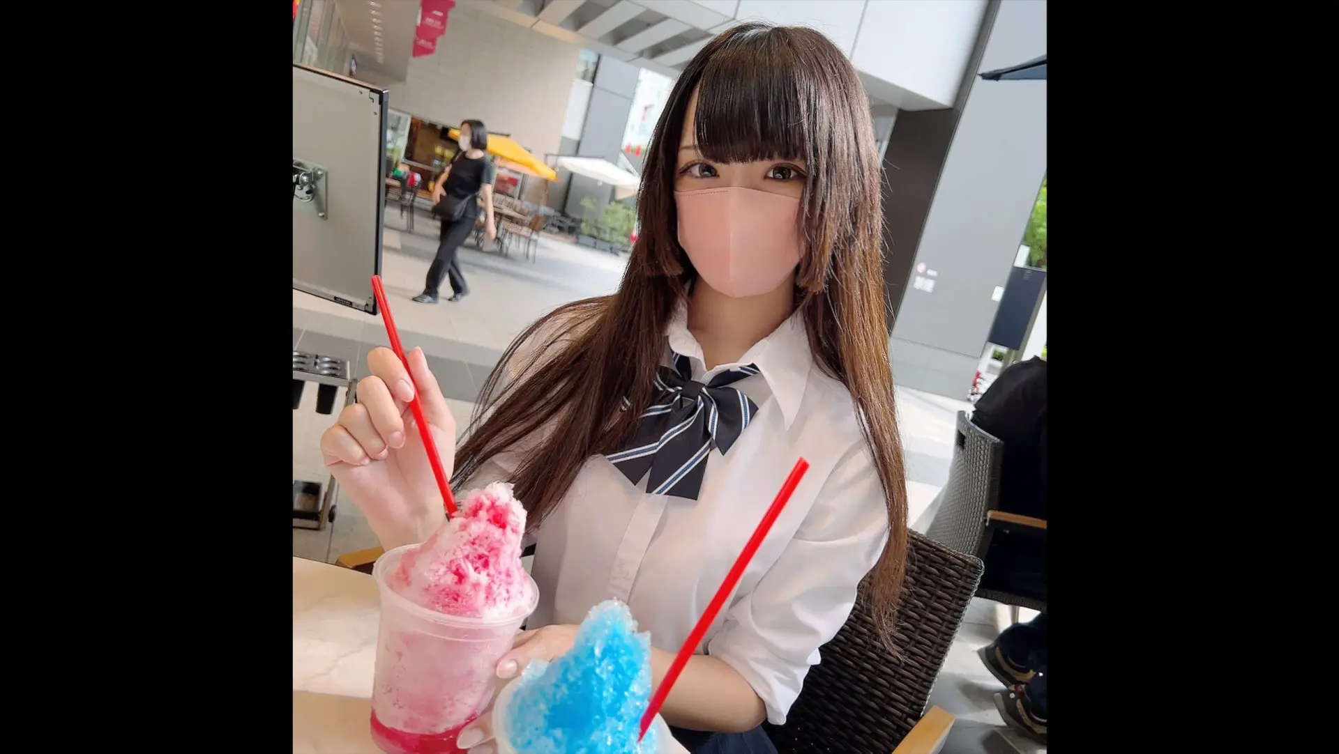 FC2 PPV 3086227 A girl with an idol face who is spoiled like a kitten Ejaculation in the vagina without rubber in a row after giving a dirty man